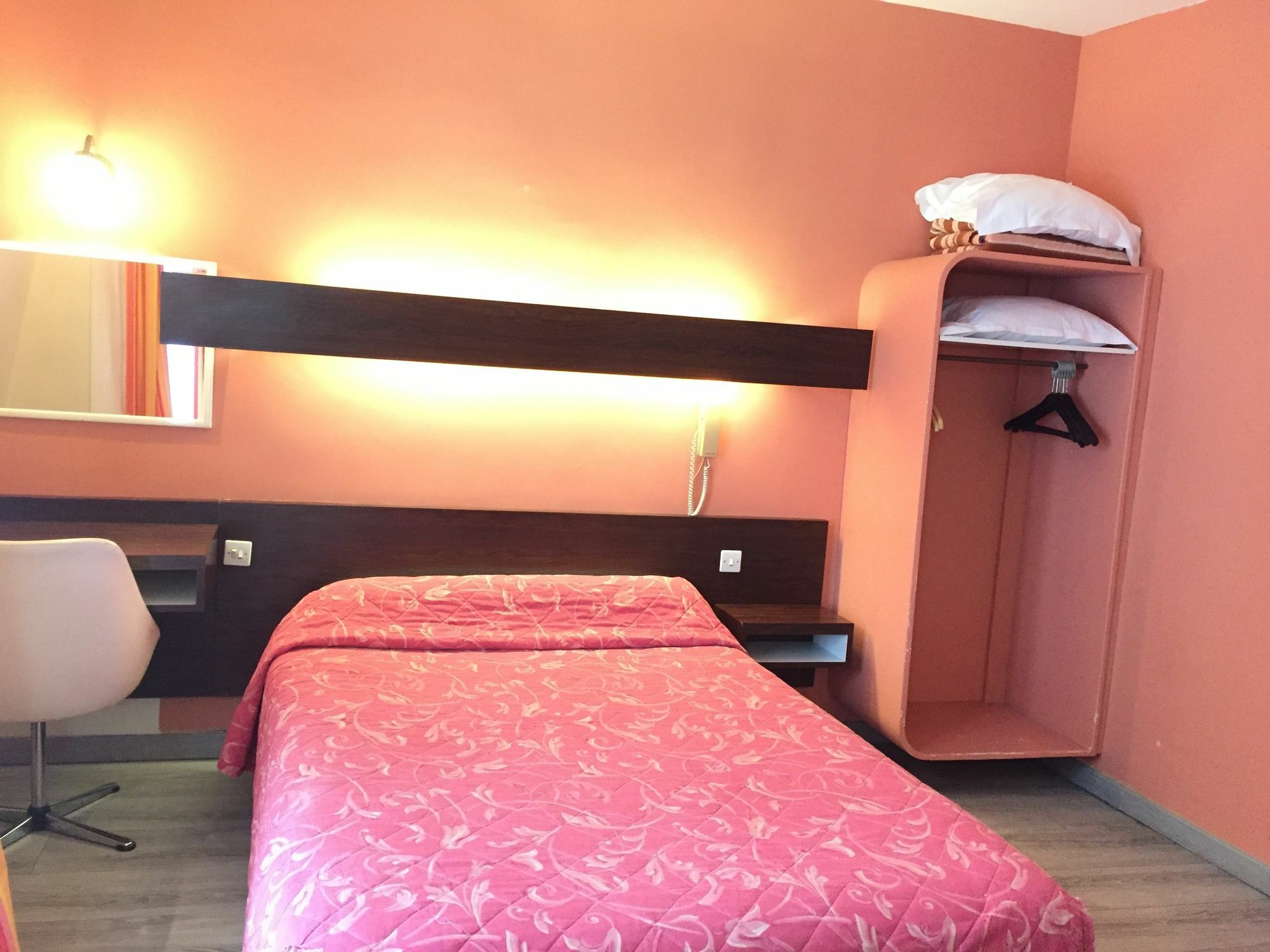 Hotel Des Pyrenees - Entre Bastille Et Nation Párizs Kültér fotó