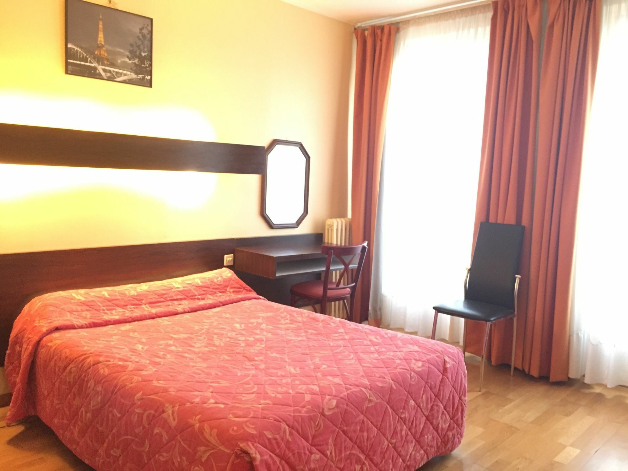Hotel Des Pyrenees - Entre Bastille Et Nation Párizs Kültér fotó