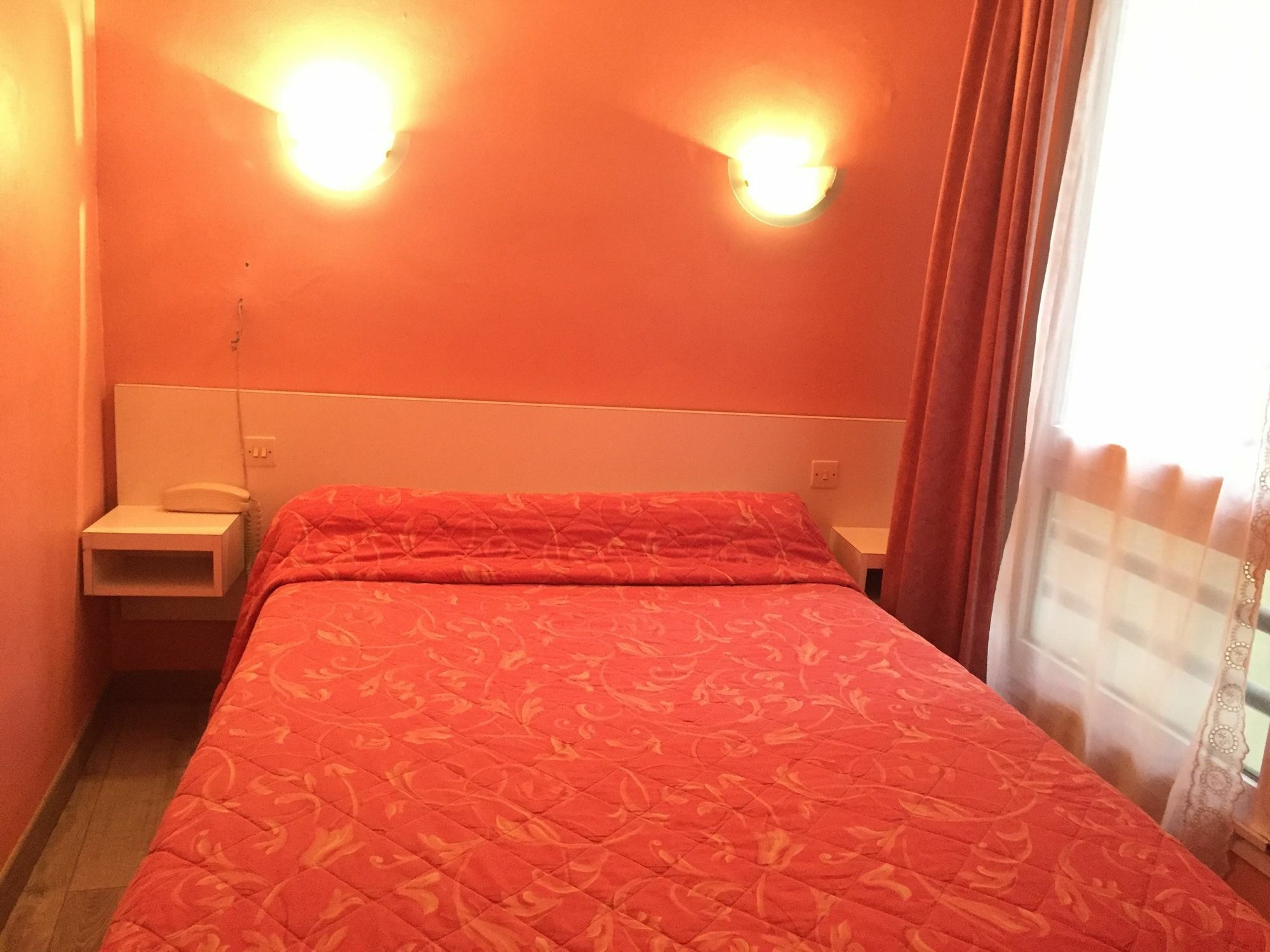Hotel Des Pyrenees - Entre Bastille Et Nation Párizs Kültér fotó
