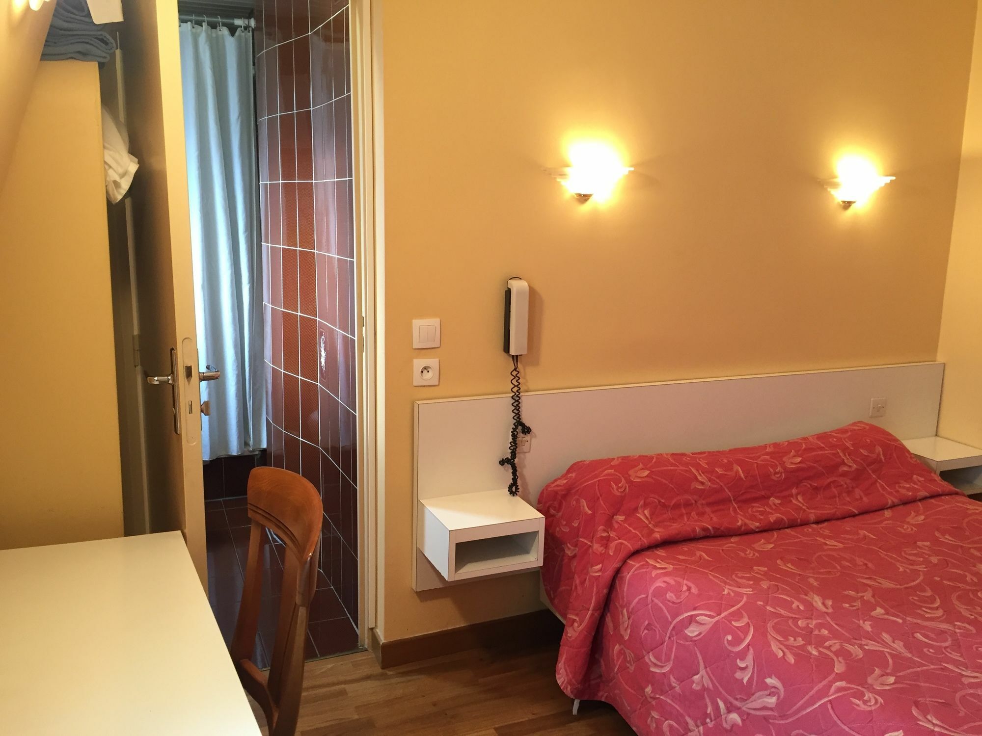 Hotel Des Pyrenees - Entre Bastille Et Nation Párizs Kültér fotó