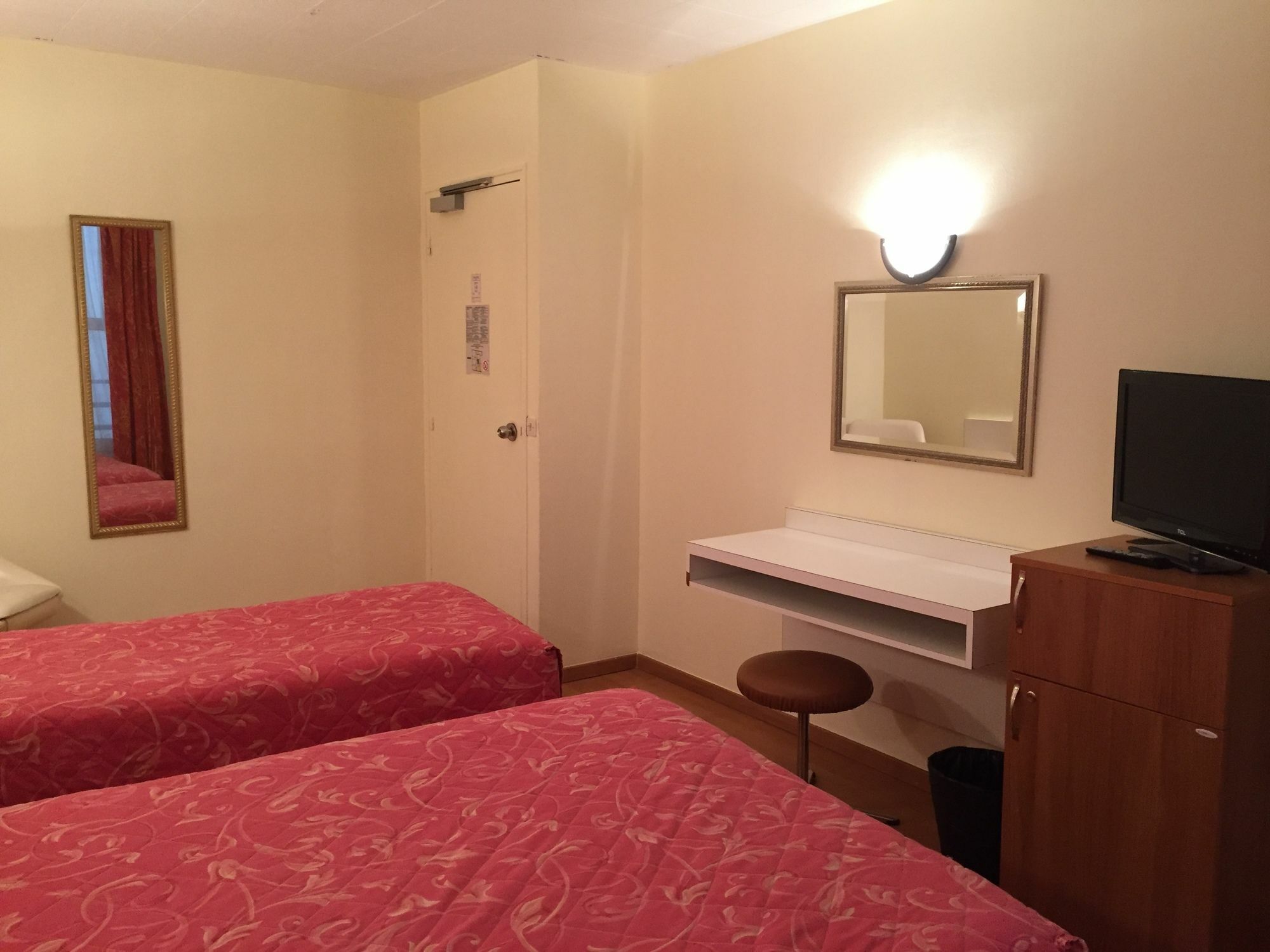 Hotel Des Pyrenees - Entre Bastille Et Nation Párizs Kültér fotó